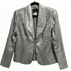 ALEX EVENINGS Vintage Soft Light Green Blazer Top with Rhinestone Clasp.